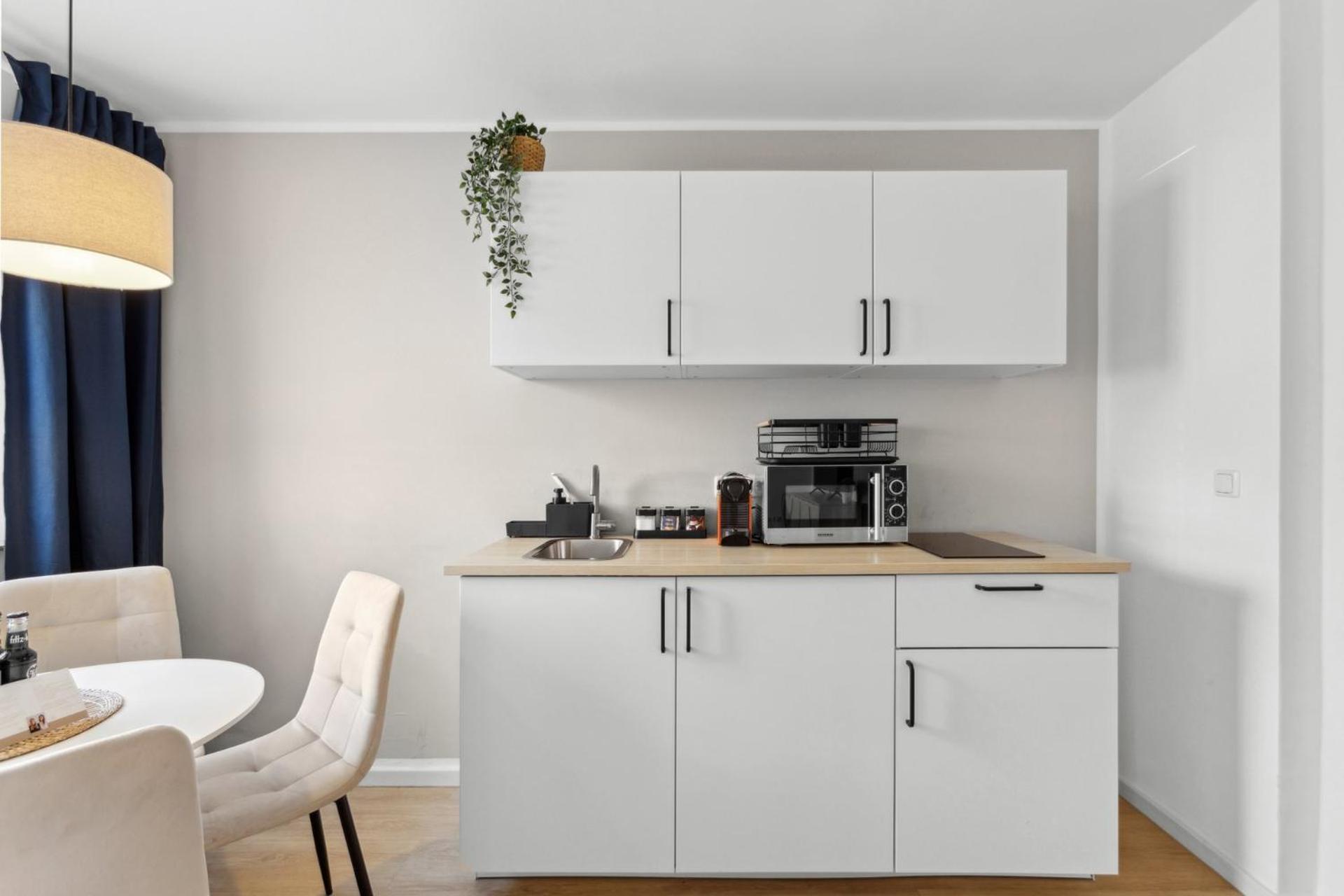 Apartment Stylisches 2-zimmer Ambient In Alsternaehe Mit Kingsize-bett & Schlafsofa